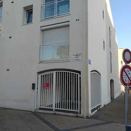 Cosy Sur Le Port Apartment *